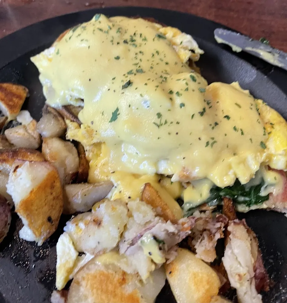 Uptown Benedict w Red Potatoes
